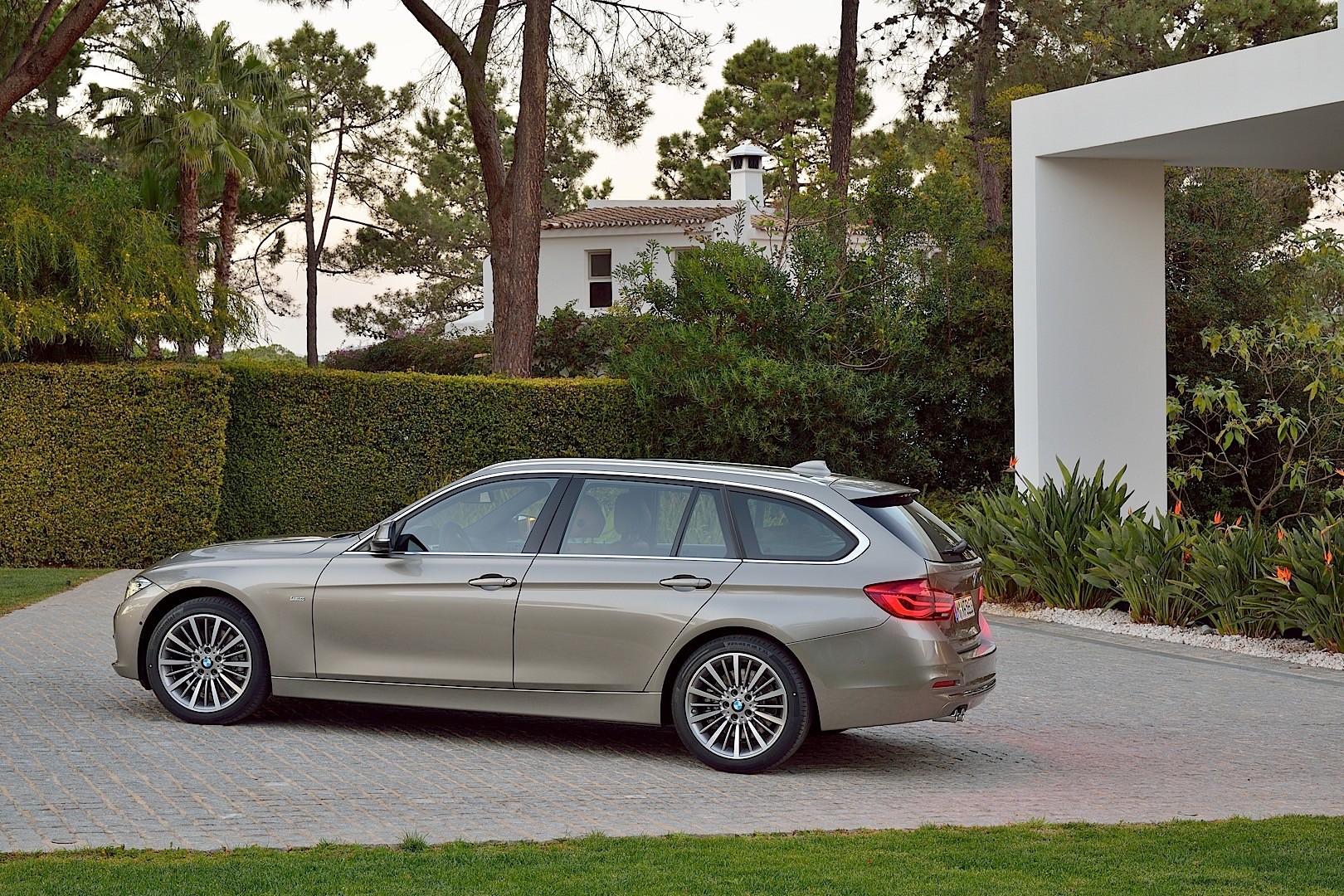 https://wcar.sets.lv/cars/BMW/3.sērija Touring/157c015af545c52c29be2789df0a150f.jpg